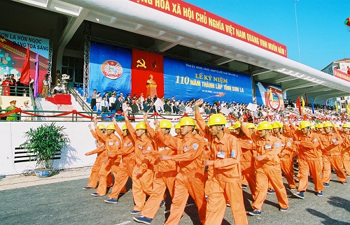  Các đơn vị chuẩn bị tham gia Hội thi “Nhân viên Công ty Điện lực Sơn La
 kinh doanh và giao tiếp giỏi” lần thứ hai năm 2010
